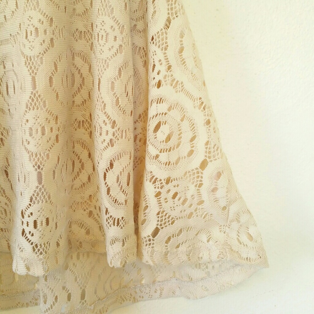 H.I.P Flowy Lace Top - Picture 4 of 6